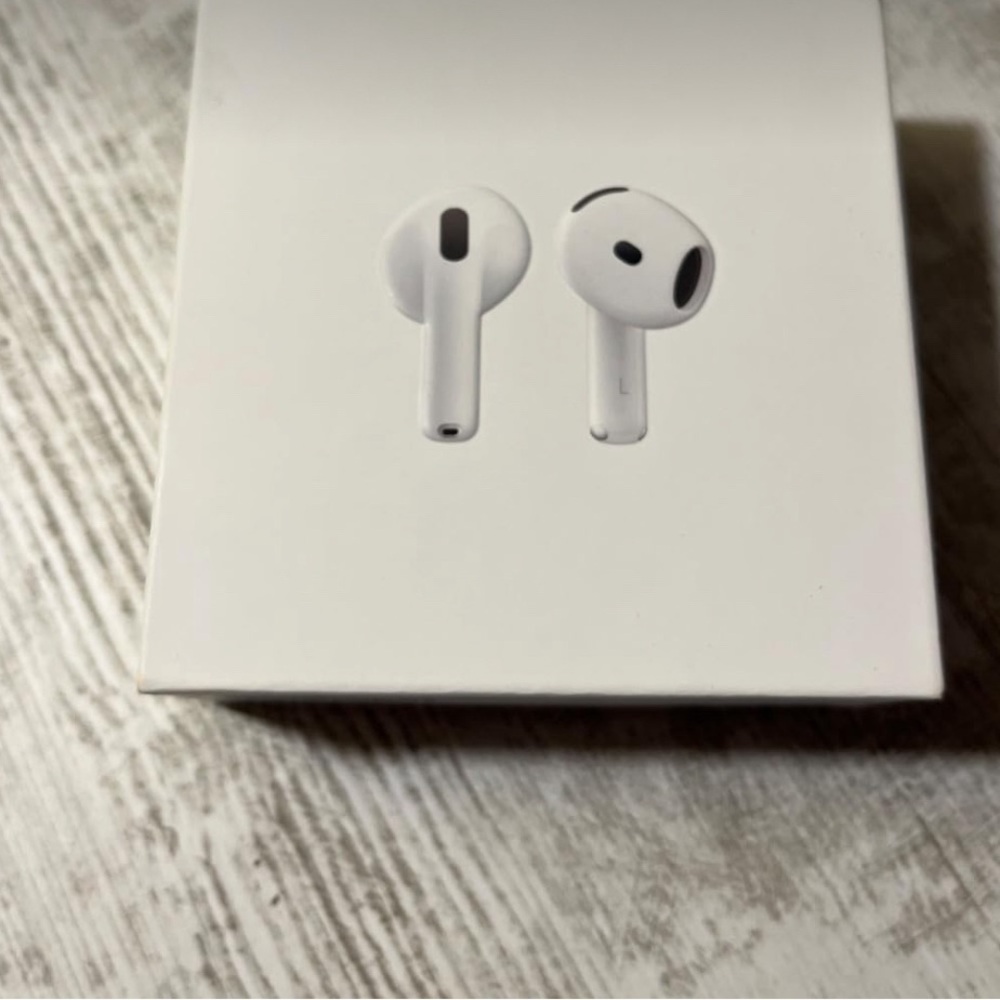 NWT-Apple air pods pro gen 4-with case